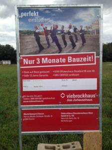 Seit dem 15.08. steht schonmal das Bauschild 