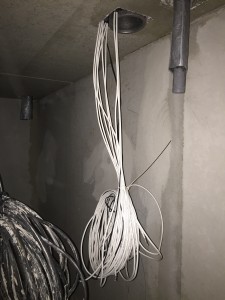 Kabel im Keller